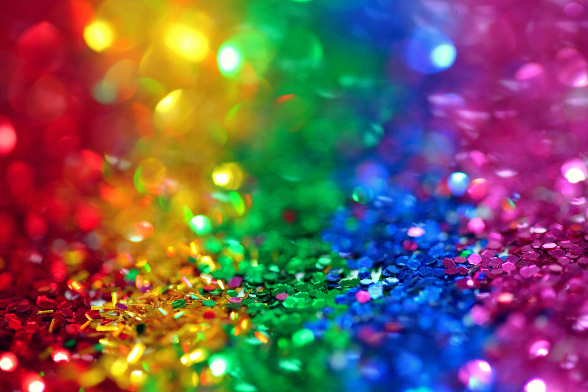 29ª Parada do Orgulho LGBT+ toma a Paulista com shows, festas e tributo à população idosa