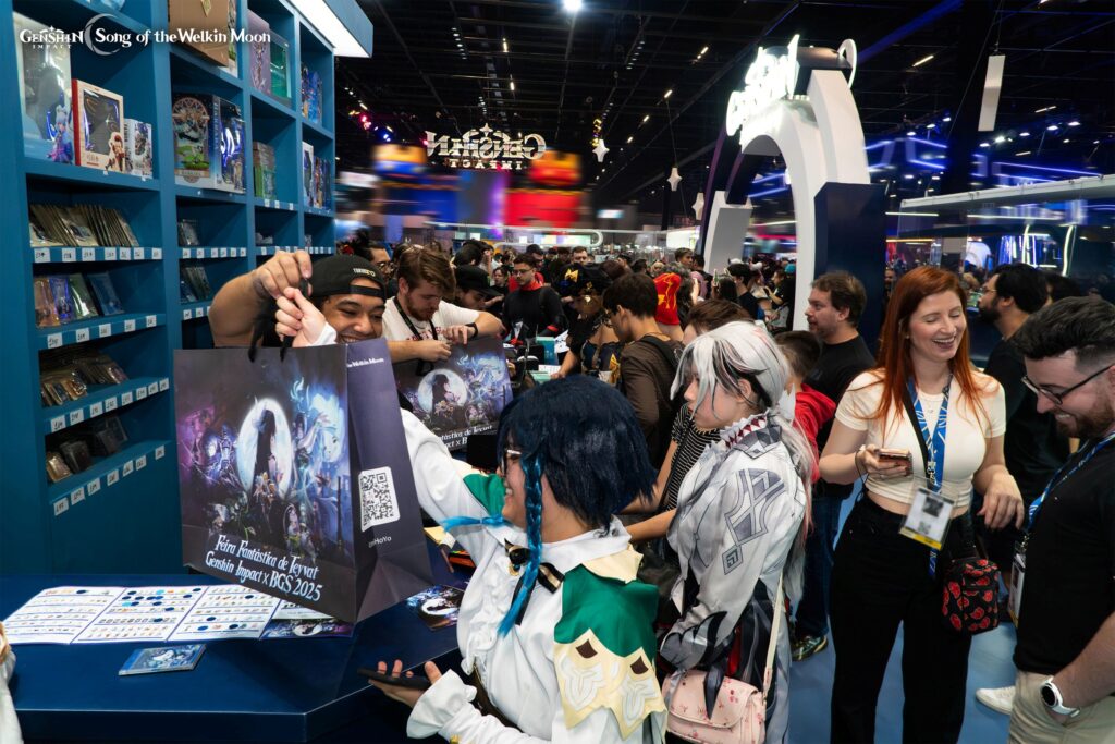 A HoYoverse instalou na BGS 2025 o estande "Feira Fantástica de Teyvat", dedicado a Genshin Impact.