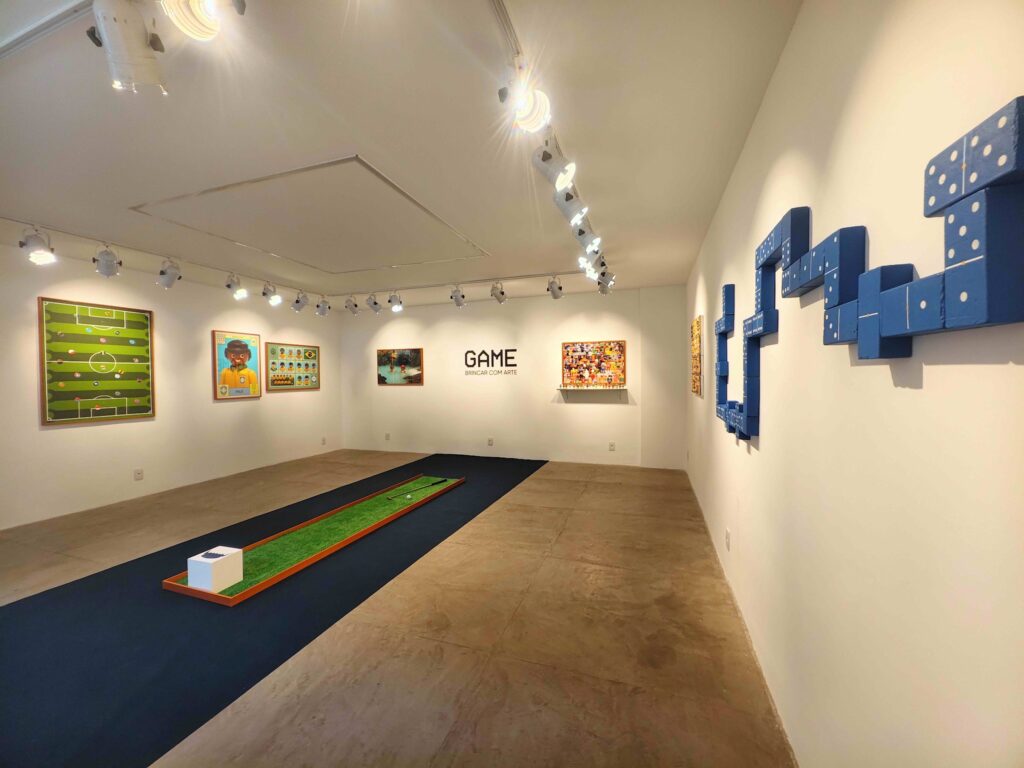 Junto com a exposição na galeria, o Solar Meninos de Luz inaugura um segundo espaço expositivo na escola, aberto a rodas de conversas e encontros do público com artistas.