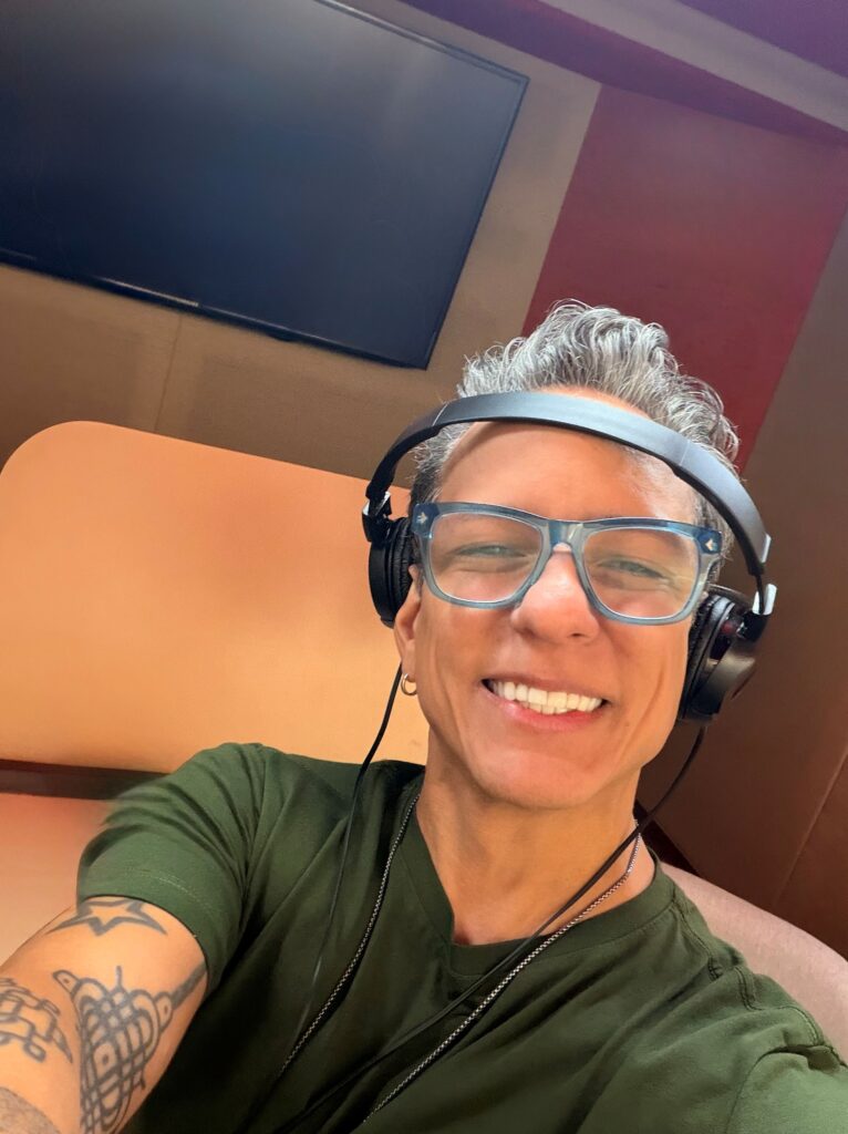 Resident Evil Requiem já chegou e com um detalhe fundamental para os fãs brasileiros: a voz icônica de Felipe Grinnan